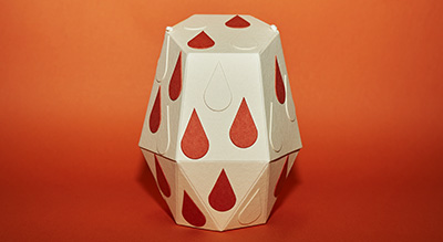 Individuelle papierurnen goetz urnfold naturschmuck vergaenglich trauerkultur nachhaltige Papierurne von urnfold und Goetz